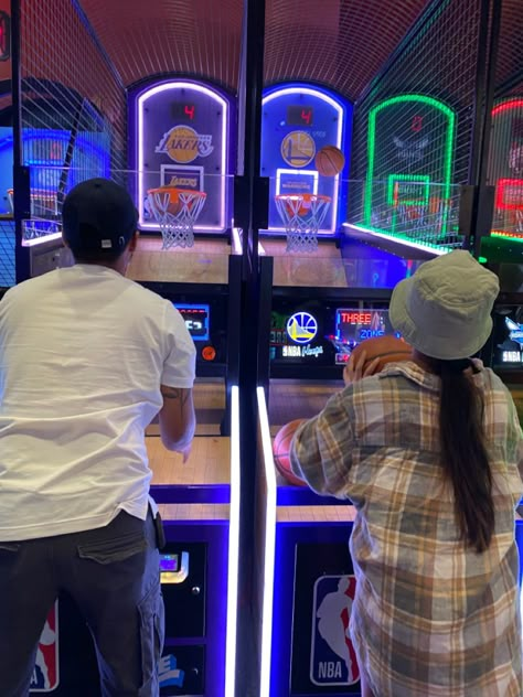 Arcade Basketball Aesthetic, Couples Cinema, Arcade Date, Romantic Activities, Cinema Date, Couples Game Night, Gamer Couple, Basketball Aesthetic, Spice Up Your Love Life