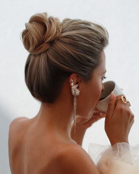 Swept-Back Wedding Hairstyles: 30+ Best Looks & Expert Tips Check more at https://ladyhermosa.com/swept-back-wedding-hairstyles-30-best-looks-expert-tips/ High Bun Wedding Hairstyles, Formal Bun, High Bun Wedding, High Updo, Twist Cornrows, Wedding Hairstyles For Medium Hair, Wedding Hairstyles Medium Length, Wedding Hair Up, Mother Of The Bride Hair