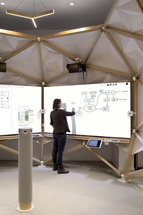 Gallery of Microsoft Envisioning Center / Studio O+A - 11 Adventure Room, Laboratory Design, Innovative Office, Interactive Walls, Innovation Lab, Traditional Office, Innovation Centre, Office Workstations, Technology Company