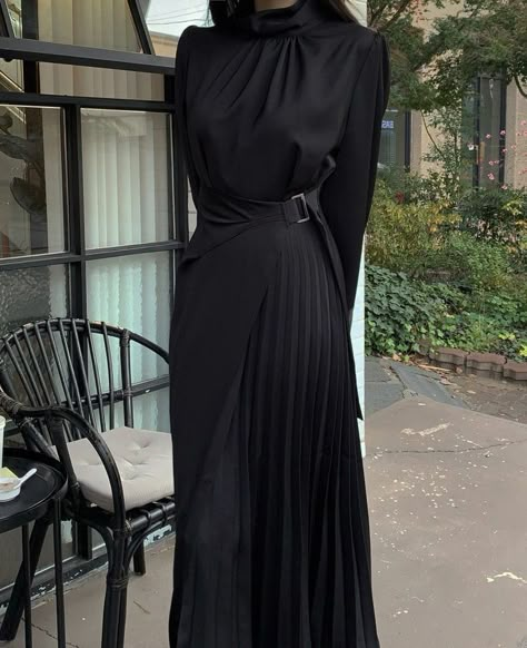 Black Dress Elegant Modest, Long Autumn Dress, Black And White Spot Dress, Elegant Dresses Classy Modest Black, Black Dress Classy Elegant Long Modest, Long Black Dress With Long Sleeves, Long Black Dress Modest, Women Elegant Outfits Classy, Elegant Black Dress Long Sleeve