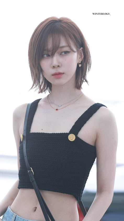 @winterlogy_ On Twitter Female Kpop Idols Short Hair, Korea Short Hair Haircuts, Kpop Idols With Short Hair, Winter Bob Hair, Kpop Haircut Female, Short Japanese Haircut, Japanese Short Haircut, Short Hair Japanese Style, Japanese Haircut Short