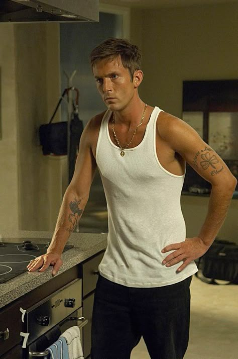 Desmond Harrington ( Det. Joey Quinn) Joey Quinn Dexter, Quinn Dexter, Joey Quinn, Desmond Harrington, How Met Your Mother, Michael C Hall, Beatles Pictures, Dexter Morgan, Wrong Turn