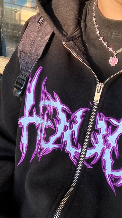 black zip hoodie, pink chain Goose Bumps, Pink Chain, Black Zip Hoodie, Fashion Men Streetwear, Chain Heart, Street Fashion Men, Street Fashion Men Streetwear, Men Streetwear, Pink Outfits