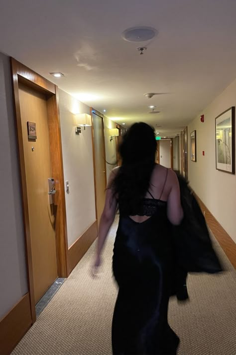 Hotel hallways vibes Hotel Lobby Pictures, Hotel Corridor Photoshoot, Bestie Hotel Pics, Hotel Bed Poses, Hotel Getting Ready Photos, Hotel Aesthetic Pictures, Hotel Pics Aesthetic, Hotel Inspo Pics, Hotel Pictures Aesthetic