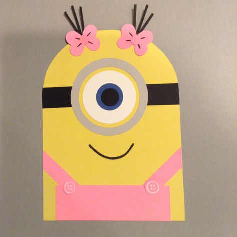 Minion Birthday Cards Handmade, Minion Birthday Cards, Minion Birthday Card, Minion Craft, Minion Card, Punch Art Cards, Minion Birthday Party, Minion Birthday, Preschool Arts And Crafts