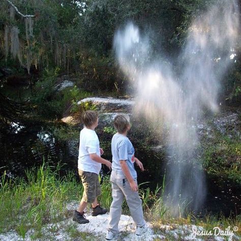 Angel Sightings, Real Paranormal, Angel Protector, Angel Clouds, Real Angels, Cloud Formations, I Believe In Angels, Ghost Pictures, Ghost Photos