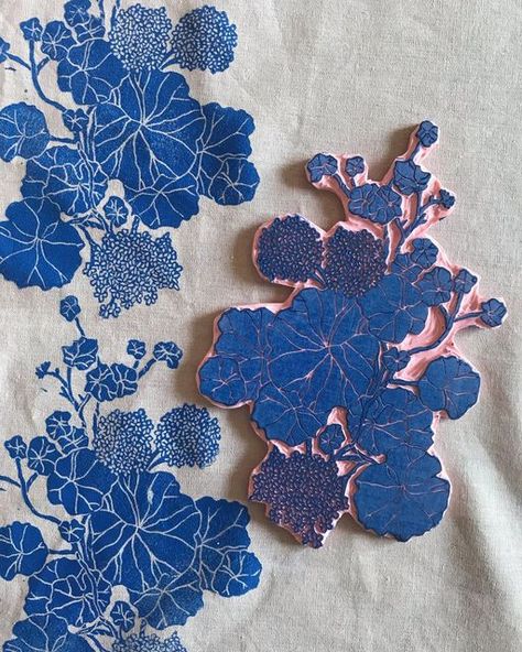 Block Printing Invitation, Lino Pattern Prints, Dyed Fabric Art, Flower Stamping On Fabric, Block Print Fabric Diy, Block Printed Clothes, Block Print Pattern Design, Hand Block Printed Fabrics, Floral Printmaking