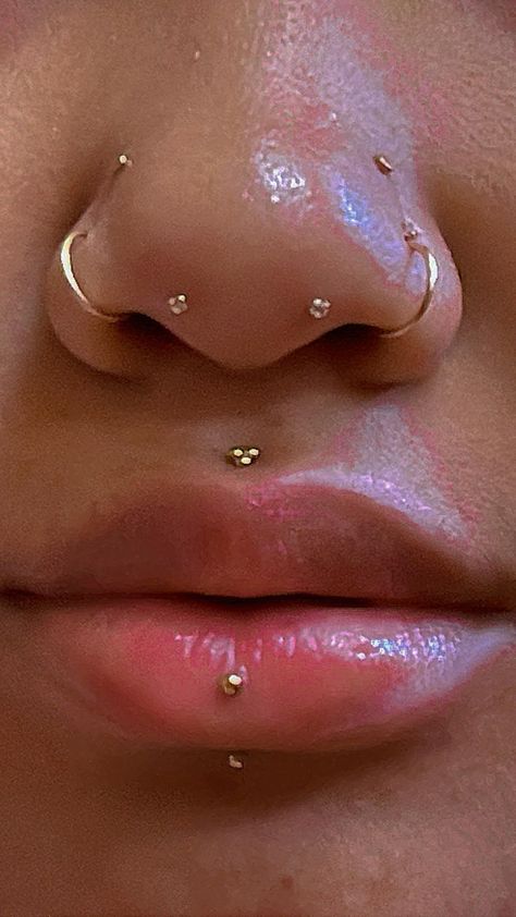 Two Sides Nose Piercing, Piercings Nose Both Sides, Double Nose Piercing On Both Sides, Nose Piercing On Flat Nose, Lip Hoop Piercing, Front Nose Piercing, Medusa Piercing Lip, Nose Double Piercing, Nose Ring On Both Sides