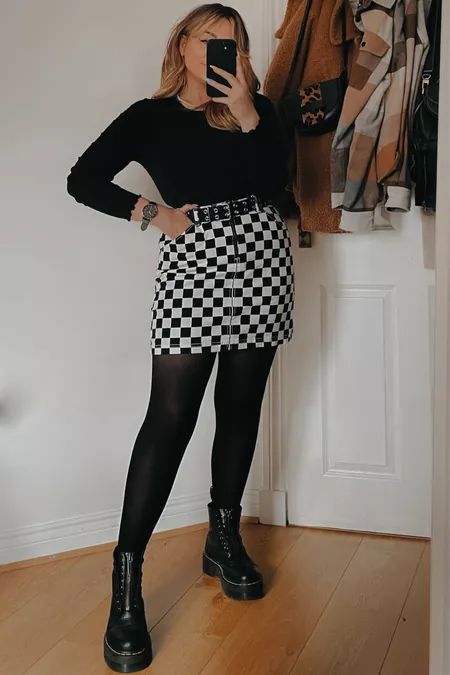 Fashion Inspo Outfits Fall Midsize, Plus Size Glam Rock Outfit, Mid Size Rock Style, Alt Style Women, Emo Alternative Outfits, Metal Concert Outfit Ideas Plus Size, Mid Size Grunge Outfits, Alt Fall Fashion, Checkered Clothing