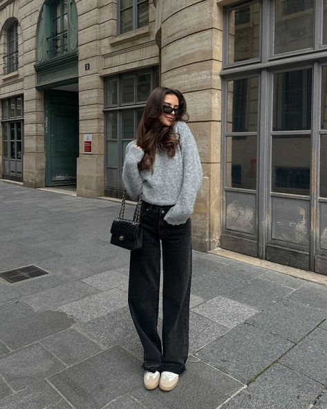 Wide Leg Grey Jeans Outfit, Grey Jumper Outfit, Winter Europe Outfits, Grey Jeans Outfit, Scandi Fashion, Style Scrapbook, Jumper Outfit, Europe Outfits, Black Jeans Outfit