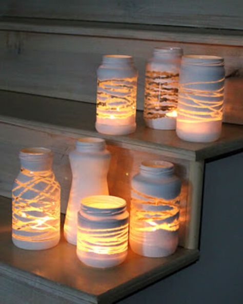 Turn trash into treasure by upcycling these common household items into beautiful diy lanterns. Glass jar lanterns, milk carton lanterns, cardboard lantern, water bottle lanterns and more. #diylanterns #lantern #upcycle #recycle #brendid Easy Homemade Gifts, Cadeau Parents, Diy Burlap, Jar Lanterns, Diy Lanterns, Woodworking Plans Diy, Painted Jars, Christmas Projects Diy, Mason Jar Lighting