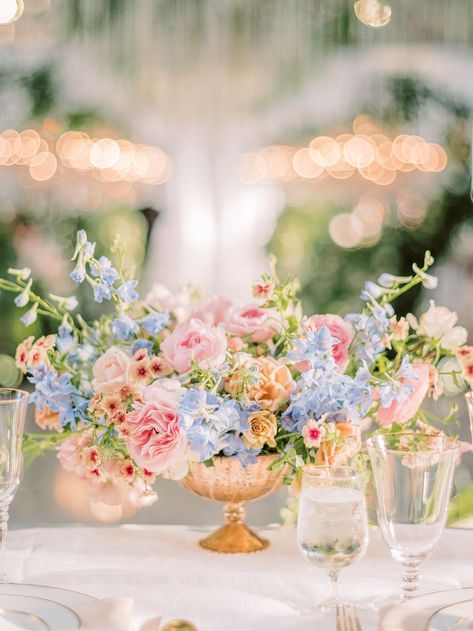 Fall Wedding With Pastel Colors, Garden Flower Wedding Centerpieces, Pink Spring Wedding Flowers, Pool Reception Wedding, Spring Centerpiece Ideas Wedding, Wedding Flowers Summer Centerpieces, May Wedding Florals, Pastel Floral Centerpieces, English Pastel Wedding