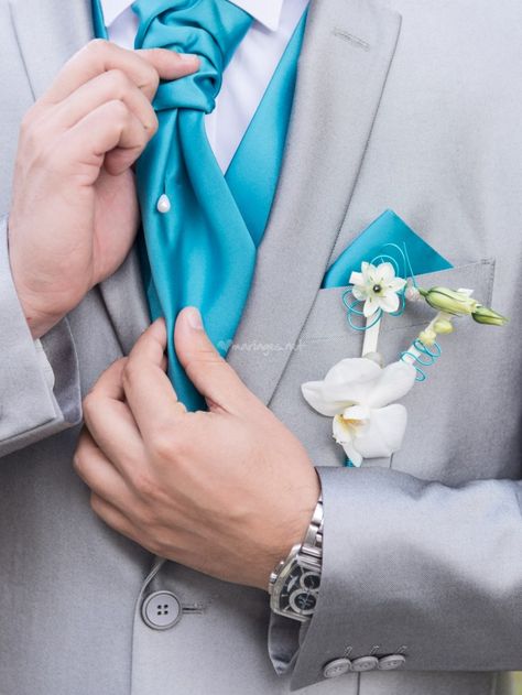 Couleurs de mariage tendance 2015                                                                                                                                                                                 Plus Blue Tux Wedding, Blue Tux, Groom Tux, Light Grey Suits, Victoria Wedding, Groom Tuxedo, Turquoise Wedding, 2015 Trends, Bleu Turquoise