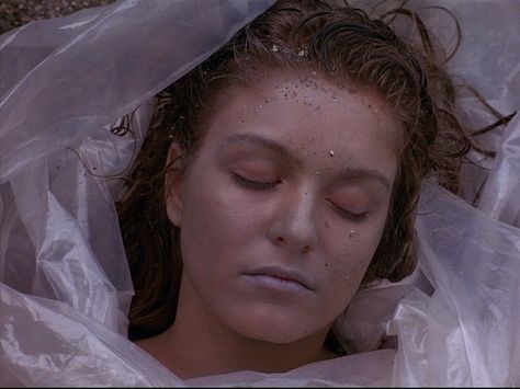 Laura Palmer From Twin Peaks | 13 Half-Assed Halloween Costumes Perfect For Tired People Laura Palmer Costume, Angelo Badalamenti, Twin Peaks The Return, Twin Peaks Tv, Twin Peaks Laura Palmer, The Black Lodge, Twin Peaks 1990, Agent Dale Cooper, Audrey Horne