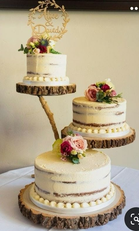 Simple Fall Wedding Cakes, Simple Wedding Cake 2 Tier, Engagement Cake Ideas, Wedding Cake Base, Cake Backdrops, Different Kinds Of Cakes, Planning A Small Wedding, Wedding Cake Display, Different Types Of Cakes