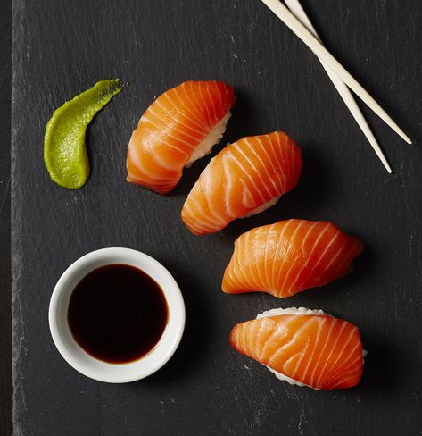 Making Sushi At Home, Ramen Aesthetic, Sushi Photography, Salmon Nigiri, Sushi Ideas, Making Sushi, Salmon Soy Sauce, Sushi At Home, Nigiri Sushi