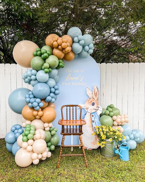 Have you heard the tale of … Peter Rabbit ?🐇 Such a cute theme for this first birthday! #balloondecor #balloonstylist #balloongarland #eventdecor #eventdesign #peterrabbit Rabbit Birthday Theme, Peter Rabbit Balloons, Some Bunny Is 1, Rabbit Theme Party, Peter Rabbit Theme Party, Peter Rabbit 1st Birthday, Bunny Birthday Theme, Peter Rabbit Theme, Woodland Creatures Baby Shower