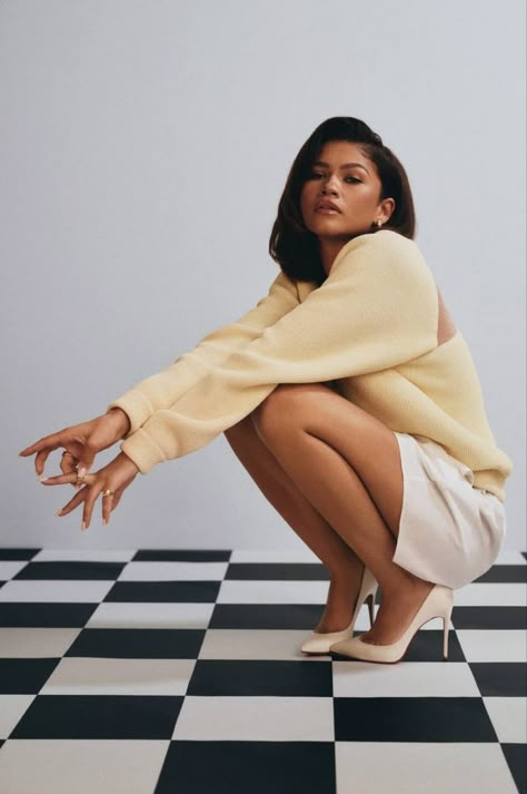 Growth Tattoos, Zendaya Photoshoot, Meaning Tattoos, Tattoos Aesthetic, Zendaya Maree Stoermer Coleman, Iphone Pink, Zendaya Outfits, Ear Tattoos, May Nails