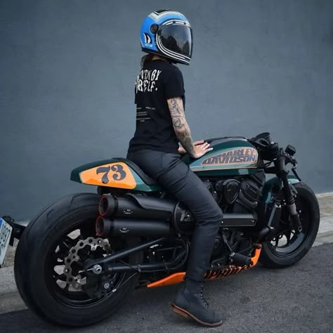 Custom Harley Davidson Sportster-S Cafe Racer Conversion by Calella Customs Harley Cafe Racer, Sportster S Custom, Cafe Racer Aesthetic, Harley Davidson Sportster S, Harley Davidson Cafe Racer, Harley Davidson Motorcycles Sportster, Motocykle Harley Davidson, Harley Sportster S, Sportster Cafe Racer