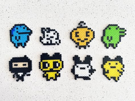 Tamagotchi Perler Beads, Tamagotchi Pixel Art, Pixel Keychain, Perler Beads Art, Pixel Beads, Keychain Phone, Safety Pin Brooch, Perler Art, Perler Bead Templates