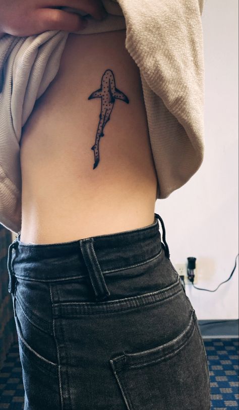 Netherlands Tattoo, I Need A Tattoo, Tattoos Ear, Maybe Tattoo, Hai Tattoo, Rib Tattoo Placements, Tattoo Rib, Beachy Tattoos, Small Rib Tattoos