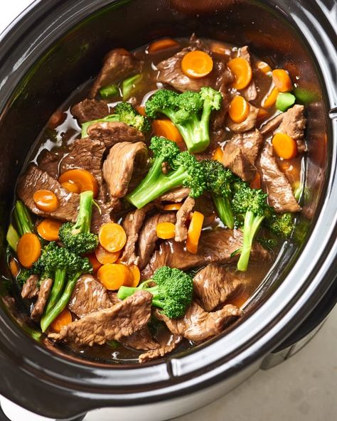 How To Make Better-than-Takeout Beef and Broccoli in the Slow Cooker — Cooking Lessons from The Kitchn Slow Cooker Beef And Broccoli, Easy Beef And Broccoli, Beef Broccoli, Pot Recipes Healthy, Mapo Tofu, Beef And Broccoli, Crock Pot Recipes, Crockpot Recipes Beef, Heart Food