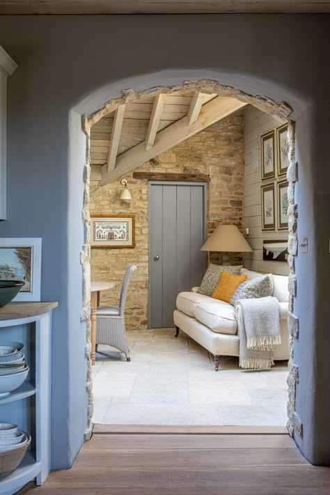 Stable Conversion, Barn Conversion Interiors, Sims Hilditch, Modern Country Decor, Barn Conversions, Beautiful Cottages, Country Interior, Cottage Interiors, Interior Design Business