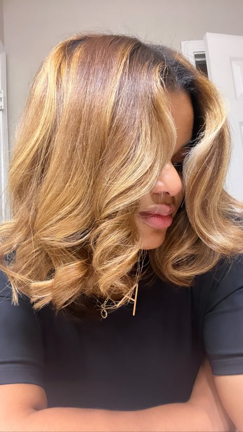 Black girl hair blonde Blonde Hair On Black Women Natural Hair, Dirty Blonde Hair Black Women, Blonde Natural Hair Black Women, Honey Blonde Hair On Black Women, Colored Natural Hair, Natural Hair Silk Press, Honey Blonde Bob, Girl Blonde Hair, Caramel Blonde Hair