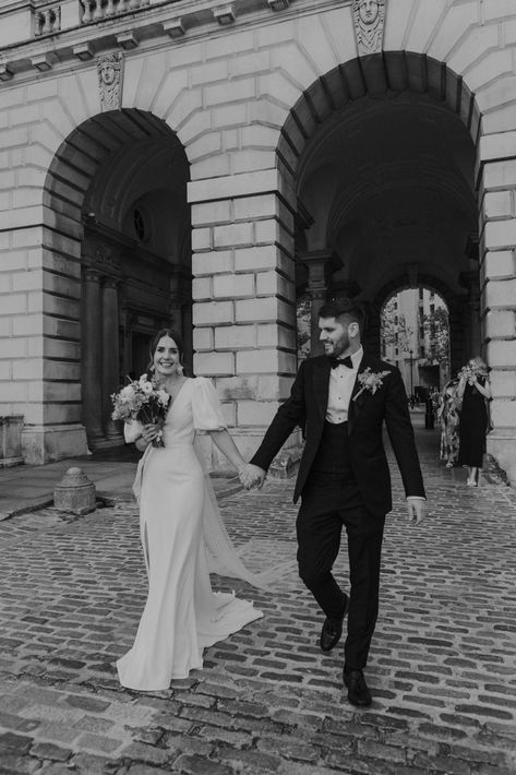 Chelsea Old Town Hall Wedding, Town Hall Wedding Photos, Chelsea Town Hall Wedding, London Wedding Photography, City Wedding Reception, Wedding Pics Ideas, London Elopement, Love Story Photography, Victoria James