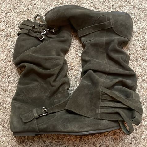 Green slouch boots Slouchy Boots Outfit, Platforms Boots, Lace Up Heel Boots, Girl With Headphones, Slouch Boots, Slouchy Boots, Shoes Green, Closet Update, Just Fab Shoes