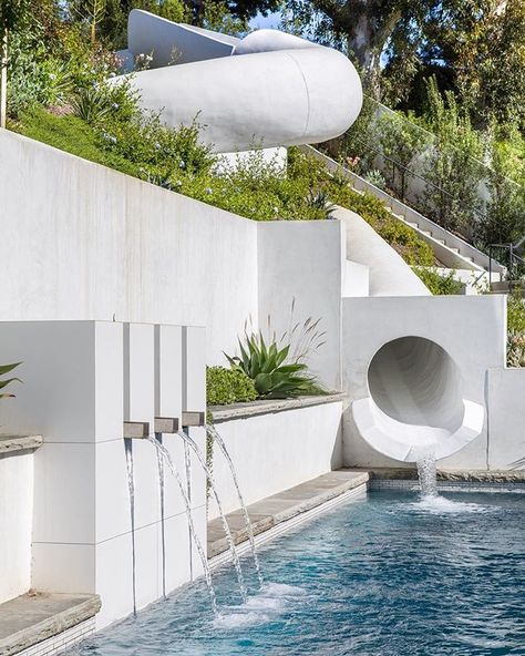 2,056 Likes, 17 Comments - Brandon Architects (@brandonarchitects) on Instagram: “•Why have a regular courtyard when you can throw in that floor-to-ceiling fireplace + vaulted…” Luxury Pools Backyard, Building A Swimming Pool, Moderne Pools, Luxury Swimming Pools, Luxury Pools, Swimming Pool, Modern Pools, Dream Pools, Swimming Pools Backyard