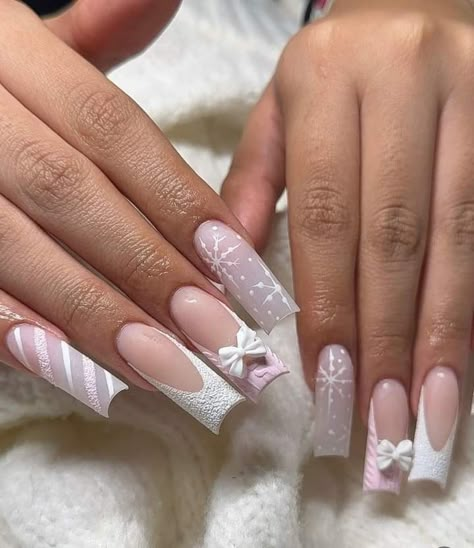 Pink Holiday Nails, Acrylic Nails Medium, Easy Diy Manicure, Nails Snow, Cute Soft Aesthetic, Winter Wonderland Nails, Winter Nail Inspiration, Christmas Acrylic Nails, Wonderland Nails