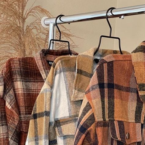 Bonita St. | Clothing boutique on Instagram: "Flannel szn 🍂 Tap to shop your fave!  🤎code IGBONITA to save  🤎Shop new at BonitaSt.com   #flannel#shacket#shackets#plaid#fall#fallfashion#fallvibe#fallhaul#fallfashion2021" Flannels Aesthetics, Kat Singleton, Stevie Shay, Flannel Outfits Aesthetic, Flannel Aesthetic, Spirit Week Themes, Autumn Flannel, November Mood, Plaid Pjs