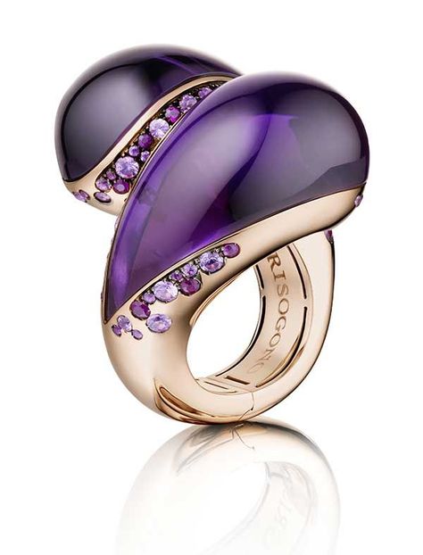 The Sensualona rose gold ring with two large amethysts with highlights of pink sapphires and rubies as worn by Toni Garrn. Toni Garrn, Purple Jewelry, Tiffany Jewelry, Gold Highlights, Amethyst Gold, All Things Purple, Amethyst Jewelry, Antique Engagement Rings, Bling Rings