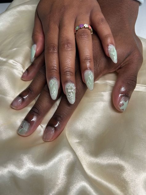 Couples Nails 💚 Nails Scratching On Back Couple, Men And Women Matching Nails, Fem Masc Matching Nails, Matching Boyfriend Nails, Couple Nail Sets, Couple Manicure, Matching Nail Sets With Boyfriend, Bf And Gf Matching Nails, Couple Nails Designs