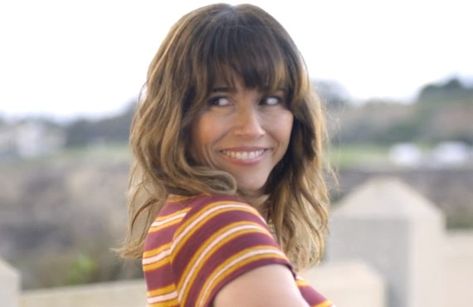 Linda Cardellini 2019 Judy Hale, Overprocessed Hair, Linda Cardellini, Trendy Hair Color, Dead To Me, Hair Envy, Celebrity Hairstyles, Great Hair, Hair Dos