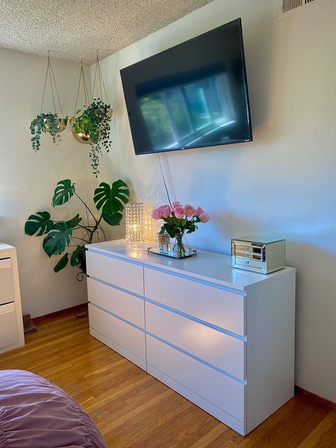 Behind Tv Wall Decor Bedroom, Restroom Sink Decor Ideas, Tv On Bedroom Wall, Tv Set Up Bedroom Aesthetic, Room Inspo With Tv, Dresser Ideas Decor, Room With Vanity Ideas, Room Tv Ideas Bedrooms, Dresser Set Up