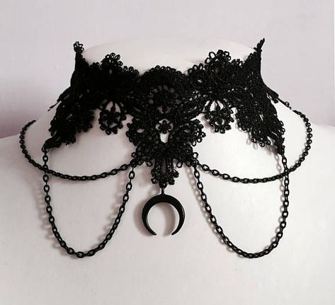 Black Necklace Aesthetic, Chains Design, Halloween Collar, Goth Outfit Ideas, Gothic Choker, Gothic Chokers, Lace Choker, Gothic Accessories, Goth Jewelry