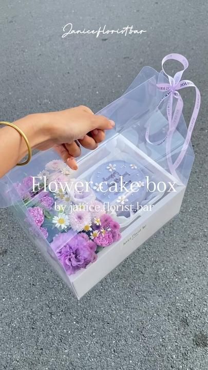 Décactus នៅលើ TikTok Candy Tower, Birthday Cake Gift, Box Cakes, Diy Bouquet Wrap, Luxury Flower Bouquets, Birthday Inspiration, Personalised Gifts Diy, Floral Cupcakes, Flower Bouquet Diy