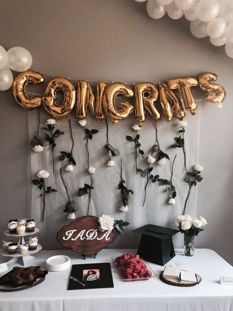 Congratulations Graduate Decorations, Congratulations Party Ideas Decor, Congratulations Party Decorations, Bachelors Graduation Party Ideas, Graduation And 18th Birthday Party Ideas, Promotion Party Ideas, Congratulations Party Ideas, Small Graduation Party Ideas, Congratulations Decorations