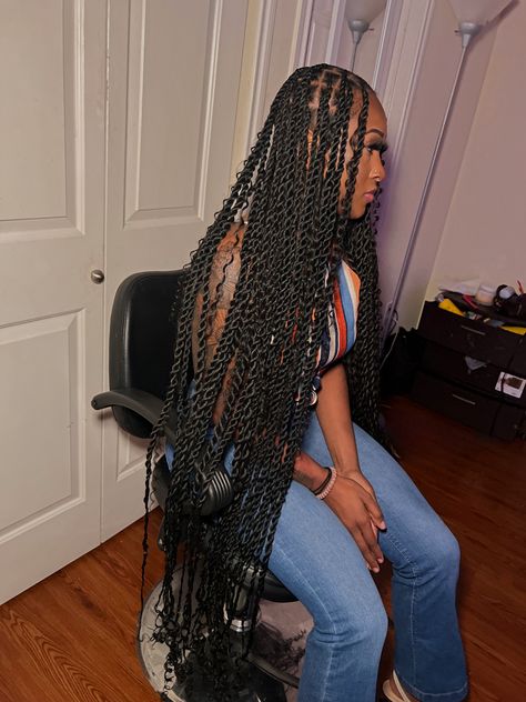 Long boho senegalese island twists with curly pieces Bohohemian Twist, Boho Twists Medium, Long Thick Twist Braids, Long Twist With Curls, Thigh Length Island Twist, Small Long Twists, Long Boho Twists Black Women, Twists With Curly Pieces, Medium Island Twist Hairstyle