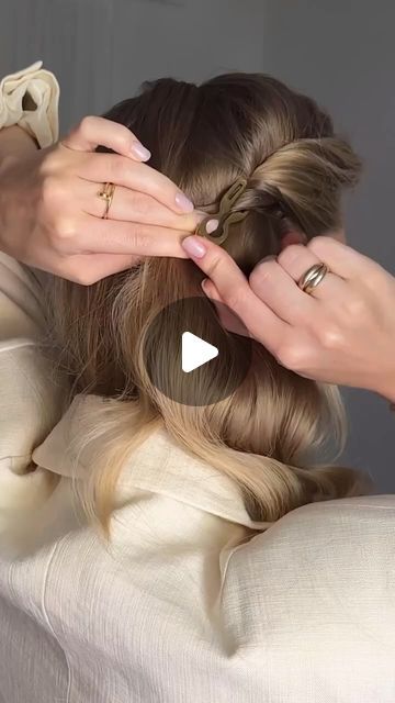 285 likes, 2 comments - fionafranchimon_official on September 9, 2024: "Elegant & Effortless Hairstyle Tutorial with two Nº1 Hairpin Steel’s: in Yellow Gold and Rose Gold ✨ Shop yours via www.fionafranchimon.com Credit: @nadya.dubrovai #fionafranchimon #no1hairpin #hairstyletutorial #hairstyleoftheday #hairstyleideas #hairstyleinspiration #eleganthairstyle #updohairstyles #easyhairstyle Heatless Styling Tool, Hairstyle inspiration, hairstyle tutorial, elegant hairstyle, hairstyle created i Fiona Franchimon Hairpin Tutorial, Fiona Franchimon Hairpin, Hairpin Tutorial, Hairpins Hairstyle, Blonde Hair Styles, Elegant Hairstyle, Hairstyle Hairstyle, Heatless Hairstyles, Half Updo