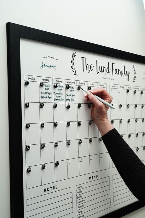 Meal Calendar Ideas, Family Meal Calendar, Diy Calendar Wall, Wall Calendar Organizer, Family Wall Calendar, Family Dinner Planning, Family Planner Wall, Calendar Frame, Homework Chart