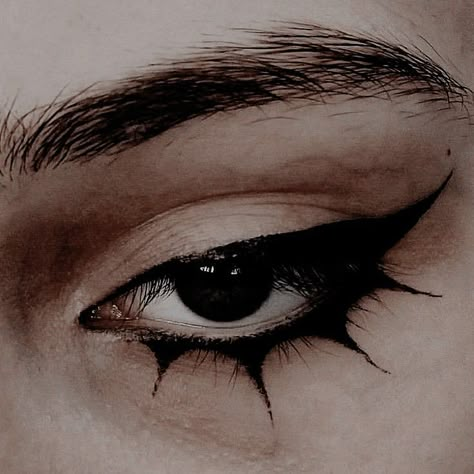 Makeup Emo, Goth Eye Makeup, Halloweenský Makeup, Make Up Designs, Drag Make-up, Punk Makeup, Cute Eye Makeup, Graphic Makeup, Smink Inspiration