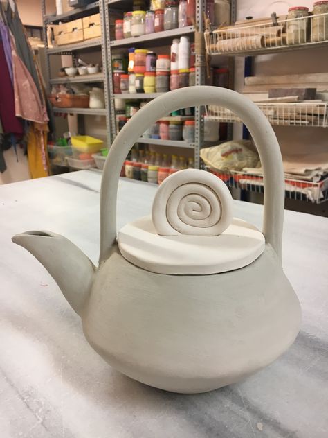 Tea pot on progress 👍🏻 ceramic teapot Coil Pottery Teapot, Cute Ceramic Teapots, Hand Built Teapot, Ceramic Teapots Handbuilt, Things To Make In Ceramics, Ceramic Art Ideas, Teapot Ideas, Coil Pottery, Clay Modelling