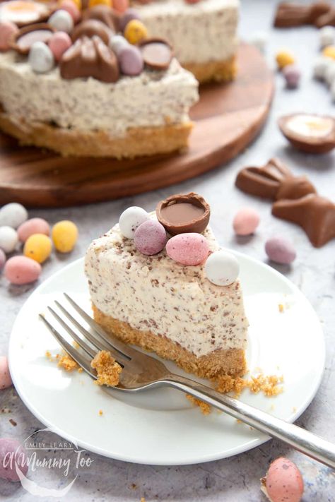 Chocolate Crispy Cakes, Mini Egg Cheesecake, Easter Cheesecake, No Bake Chocolate Cheesecake, Vegan Easter, Gluten Free Cheesecake, Mini Egg, Easter Baking, Easter Desserts