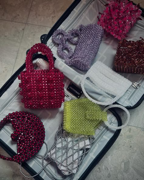 RAYMENA Travel essentials🎇 Shop at www.raymena.com #raymena #beadedbags #travelessentials Bead Bag, Beaded Bag, Korean Bags, Kissing Poses, Hand Beaded Bag, Pearl Bag, Beaded Handbag, 60 Fashion, Aesthetic Pastel Wallpaper