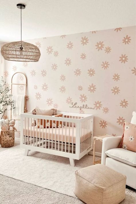 Pink Girly Nursery, Girly Nursery Ideas Floral, Nursery Room Inspiration Pink, Nursery Room Inspiration Colorful, Daisy Themed Nursery, Daisy Nursery Theme, Boho Pink Nursery, Pale Pink Nursery, Avery Wallpaper