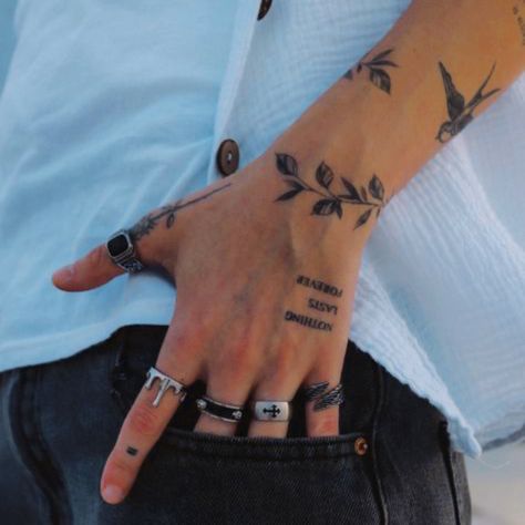 Tattoo Main, Wrist Tattoos For Guys, Tattoo Inspiration Men, Small Hand Tattoos, Small Tattoos For Guys, Hand Tattoos For Guys, Aesthetic Tattoo, Black Ink Tattoos, Arm Tattoos For Guys