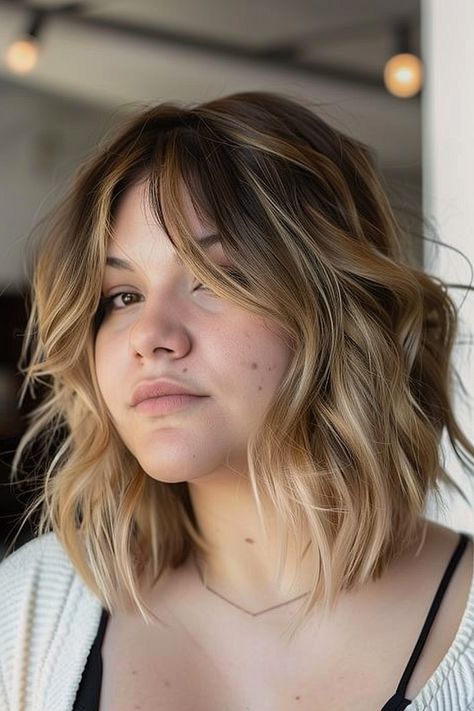 25 Stunning Long Haircuts Perfect for Plus Sized Women Long Bob Haircuts Plus Size, Chubby Girl Haircut, Plus Size Bob Haircut, Haircut For Plus Size Women, Cabelo Plus Size, Plus Size Haircut, Plus Size Short Hair, Lob Haircut With Bangs, Inverted Bob Haircuts